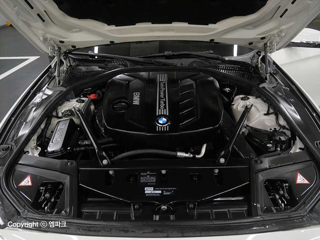 BMW 5 Series - Vista 5