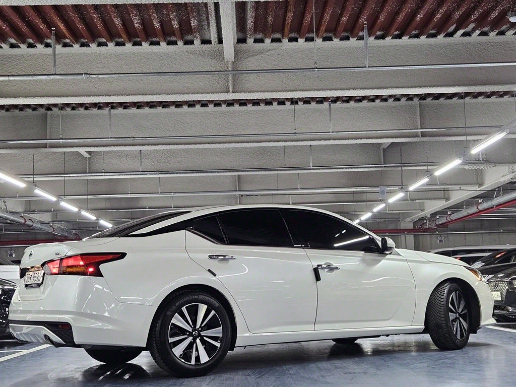 Nissan Altima - Vista 4