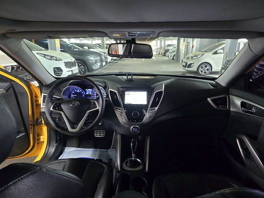 HYUNDAI Veloster - Vista 10