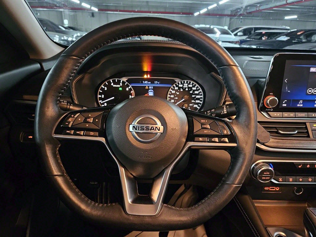 Nissan Altima - Vista 8