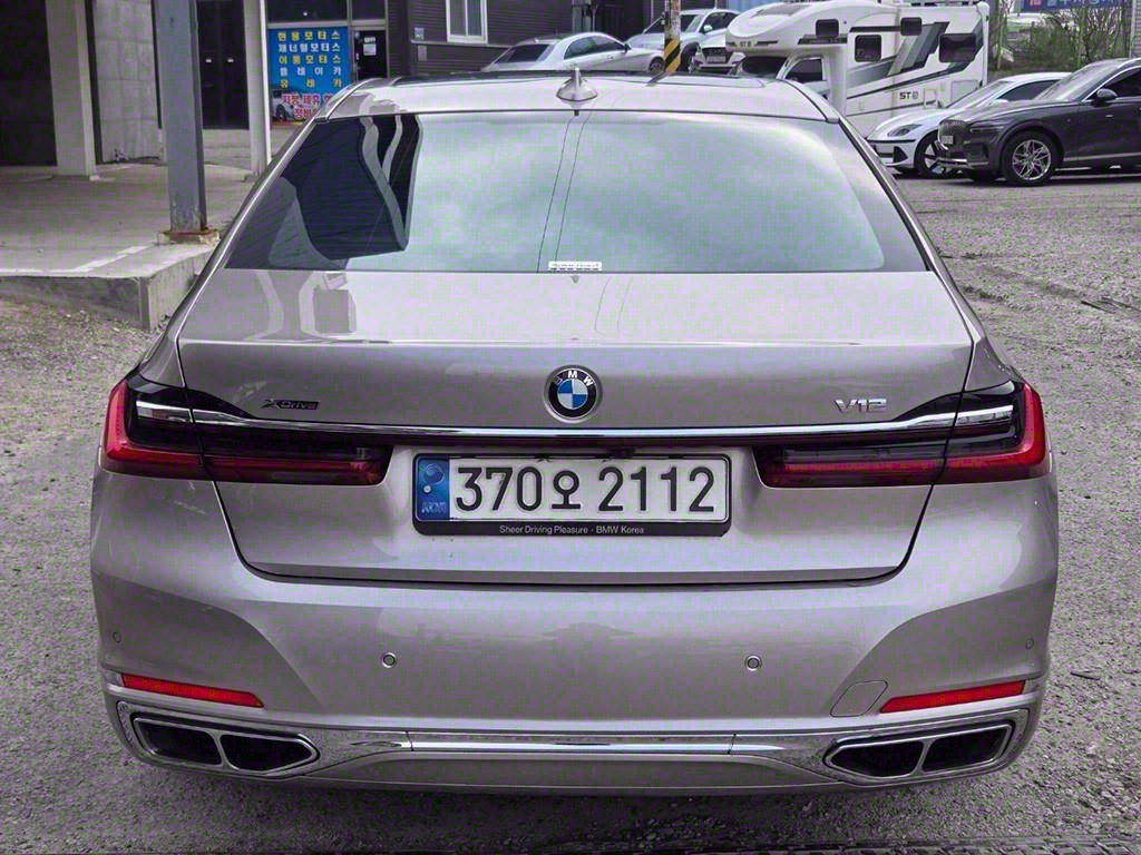 BMW 7 Series - Vista 4