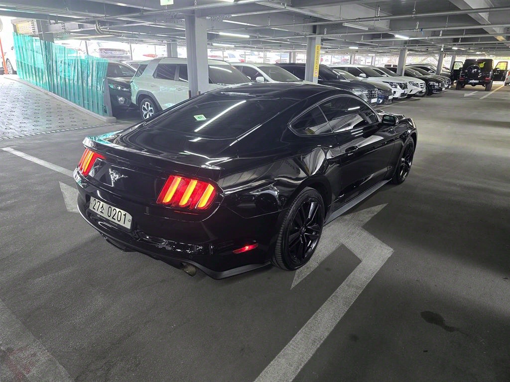 Ford Mustang - Vista 4