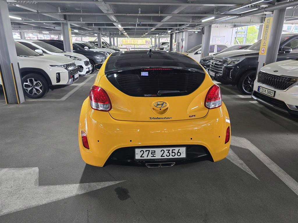 HYUNDAI Veloster - Vista 6