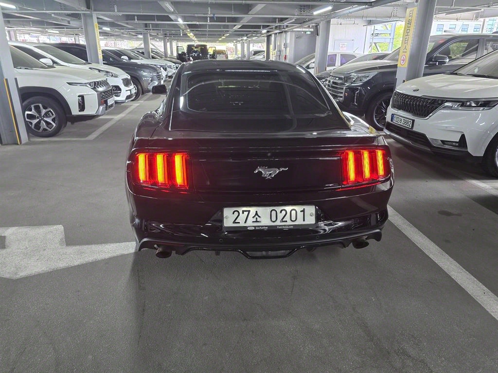 Ford Mustang - Vista 6