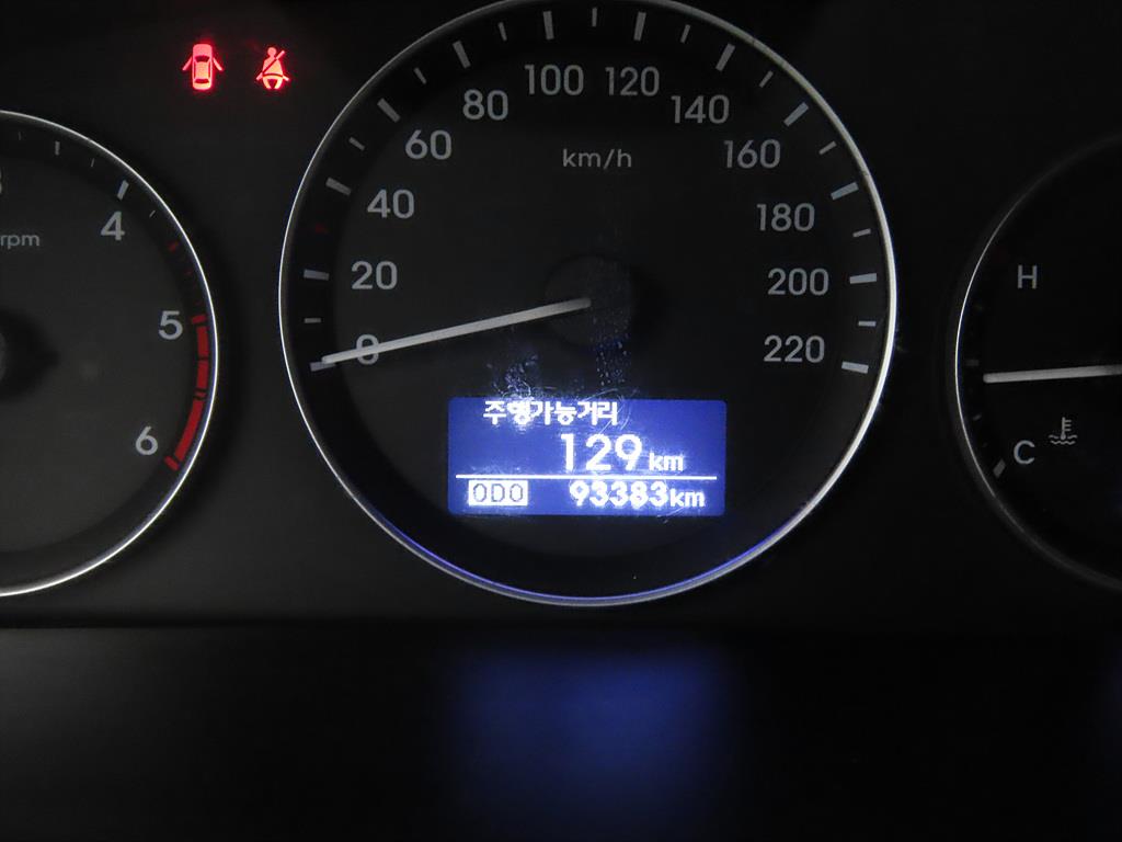 HYUNDAI Starex - Vista 7