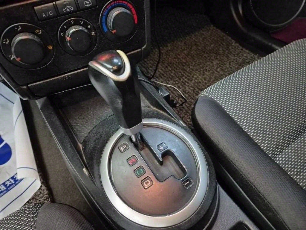 HYUNDAI Tuscani - Vista 8