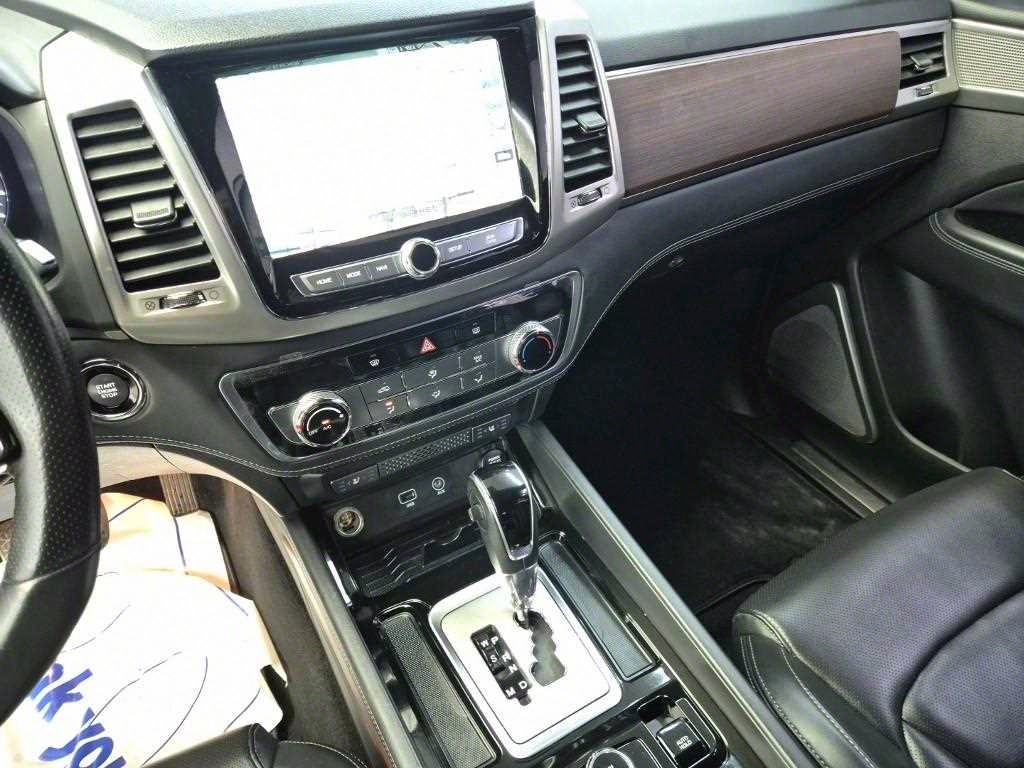 Ssangyong Rexton 2018 Negro - Importación desde Corea - HF Imports Iquique - Foto 15