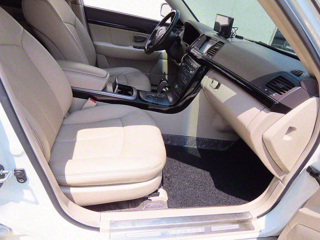 KIA Opirus - Vista 8