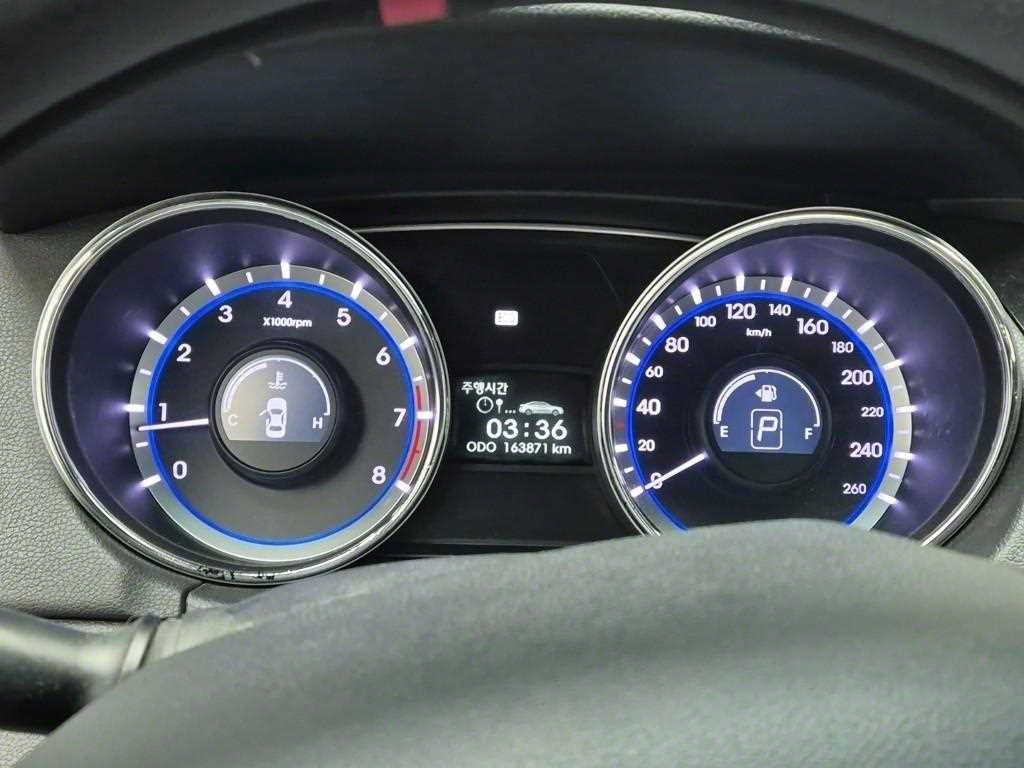 HYUNDAI Sonata - Vista 6