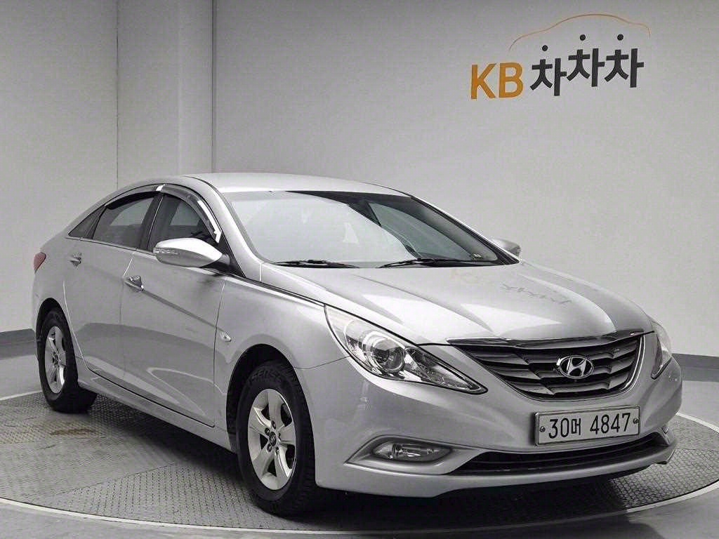 HYUNDAI Sonata - Vista 4