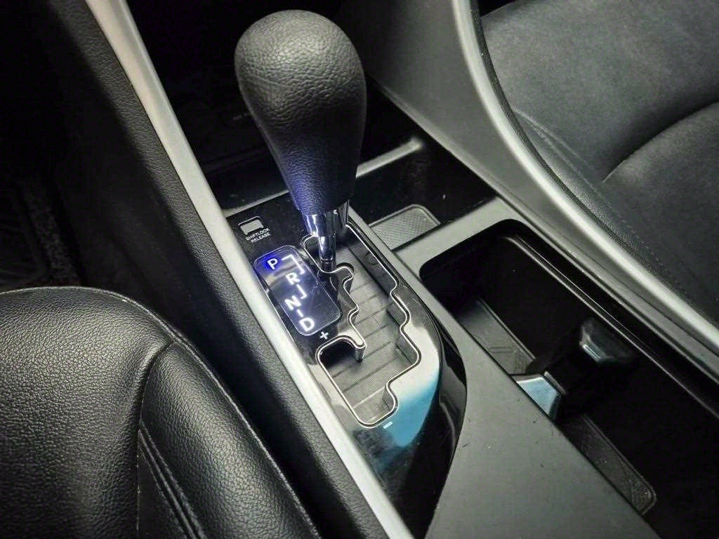 HYUNDAI Sonata - Vista 8