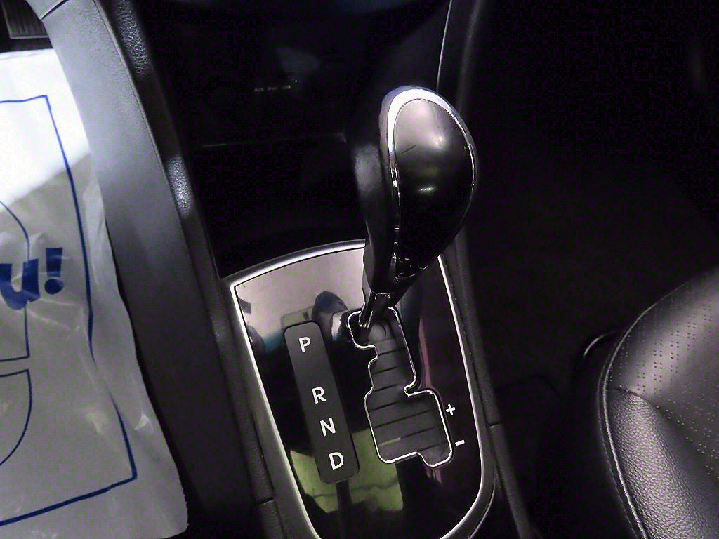 HYUNDAI Accent - Vista 12