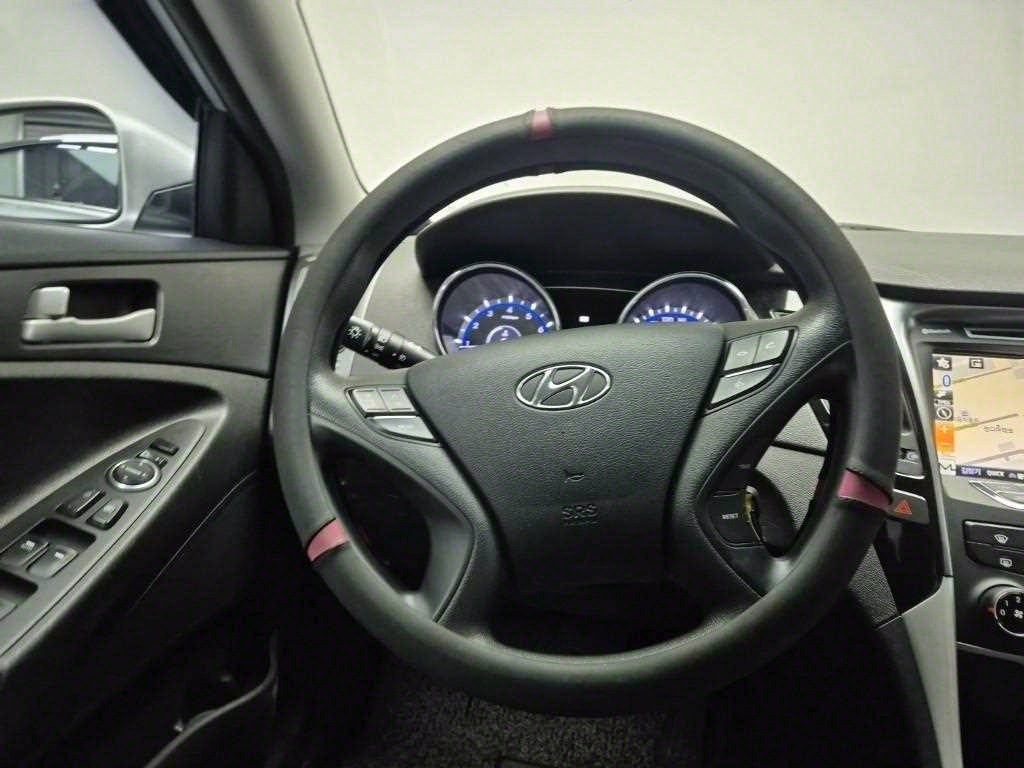 HYUNDAI Sonata - Vista 9