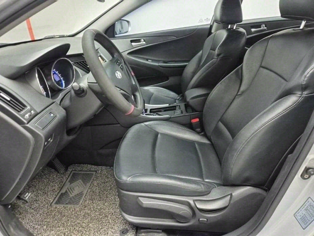 HYUNDAI Sonata - Vista 11