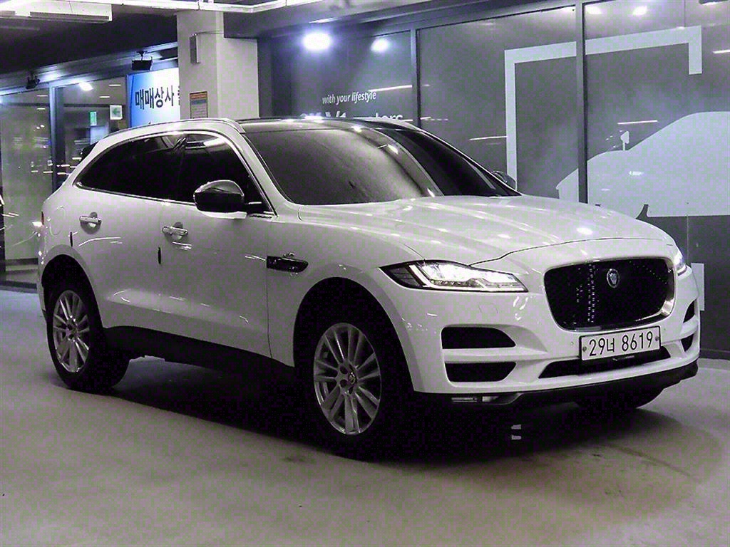 Jaguar F-PACE