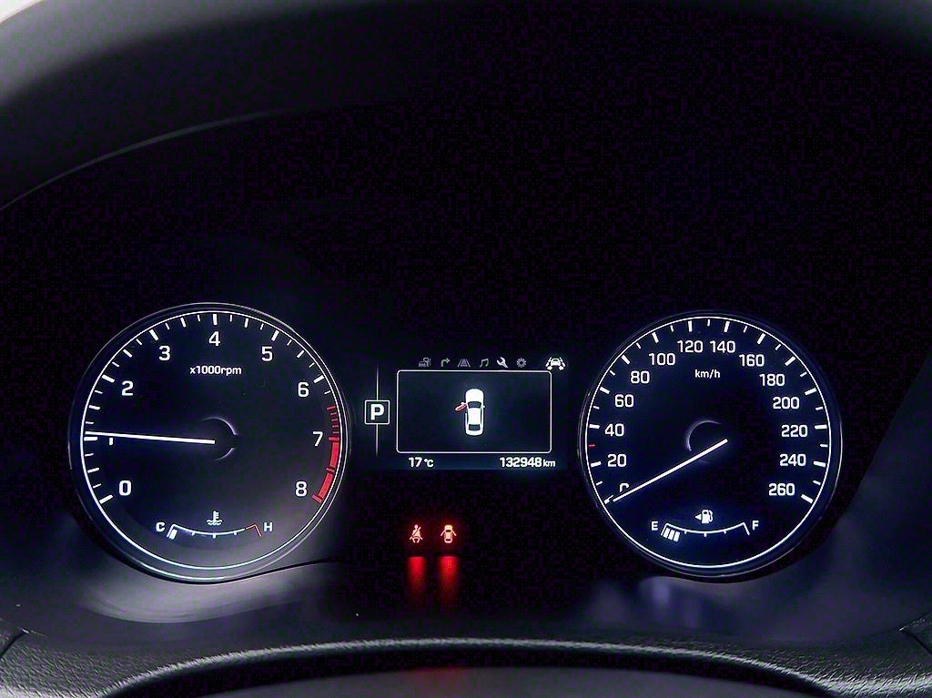 HYUNDAI Genesis - Vista 11