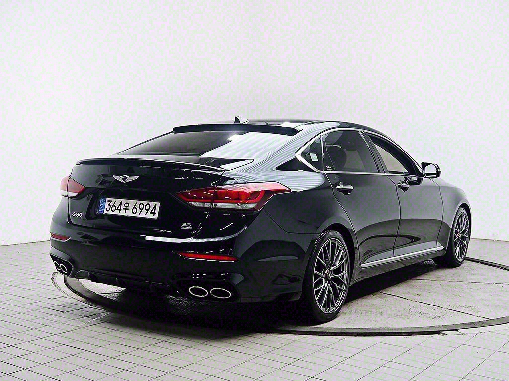 HYUNDAI Genesis - Vista 7