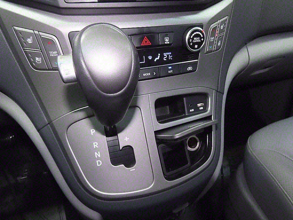 HYUNDAI Starex 2017 Gris - Importación desde Corea - HF Imports Iquique - Foto 13