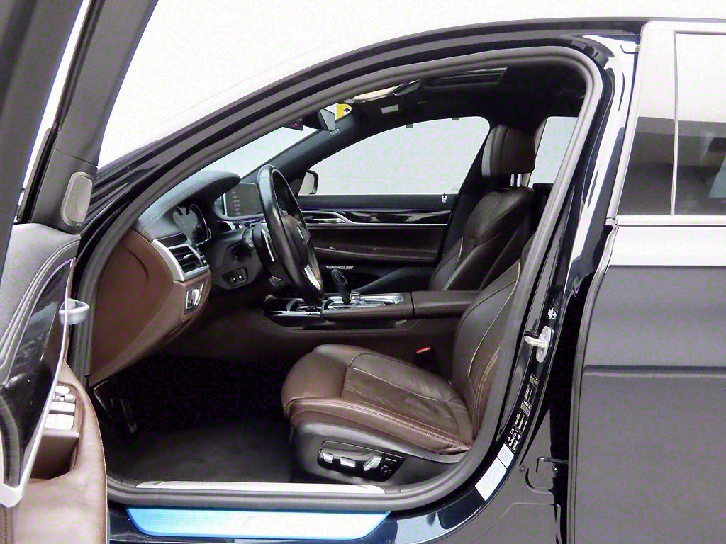 BMW 7 Series - Vista 11