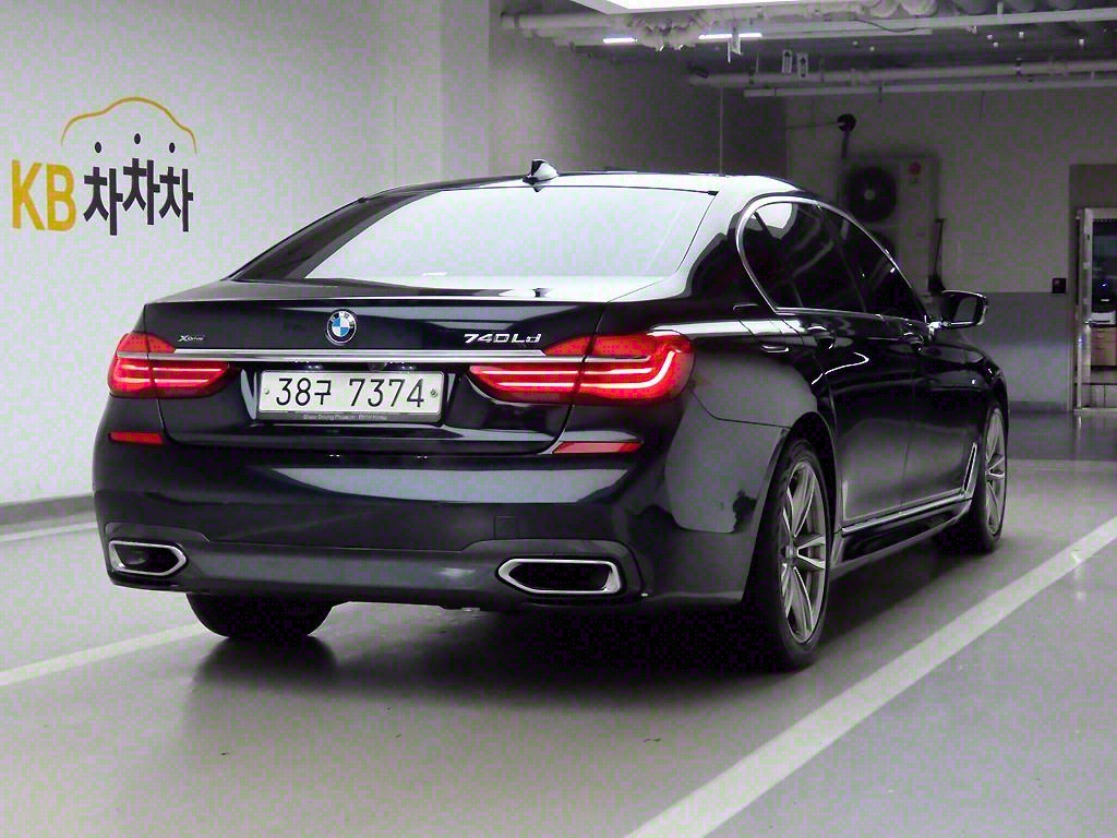 BMW 7 Series - Vista 4