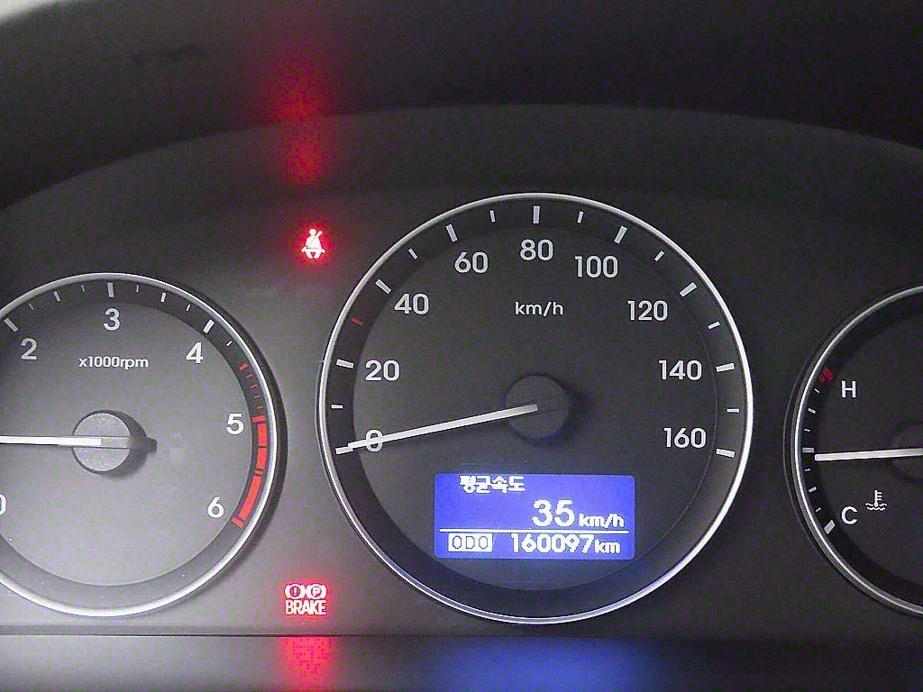 HYUNDAI Starex - Vista 8