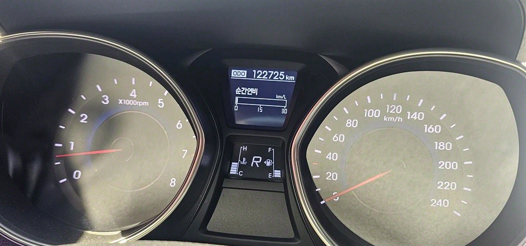 HYUNDAI Avante - Vista 8