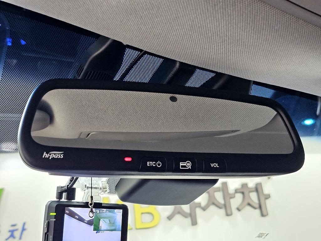 HYUNDAI Ioniq - Vista 12