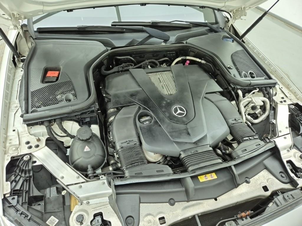 Mercedes Benz E class - Vista 6