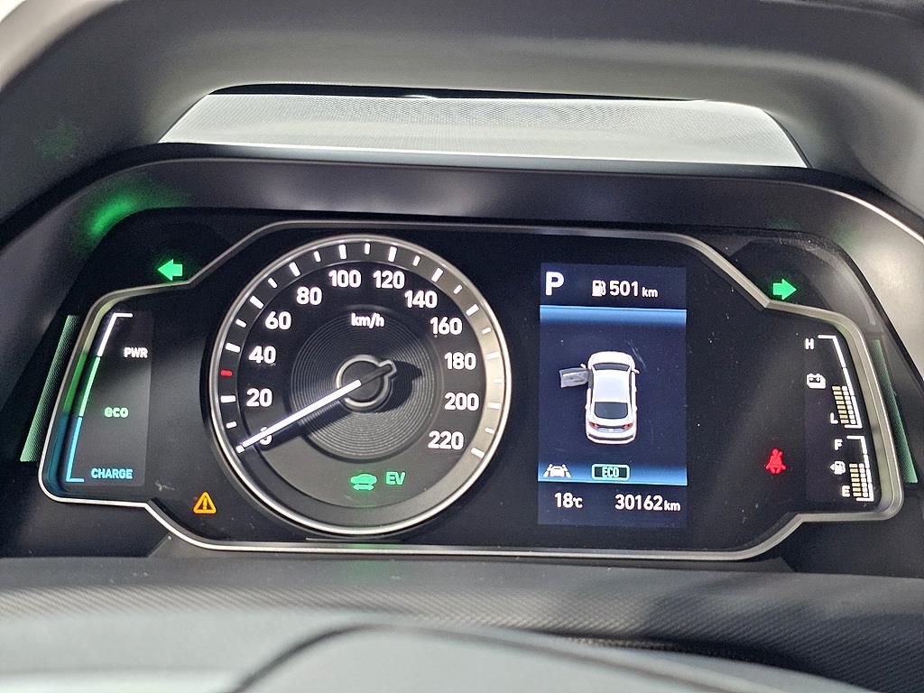 HYUNDAI Ioniq - Vista 7