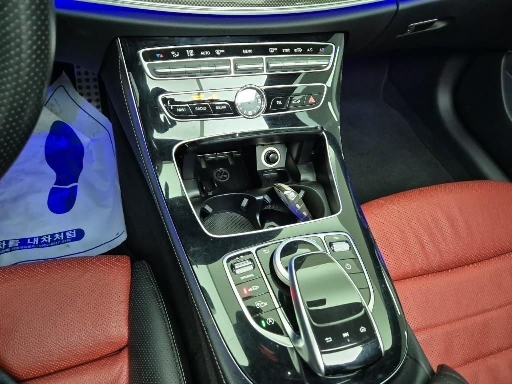 Mercedes Benz E class - Vista 10