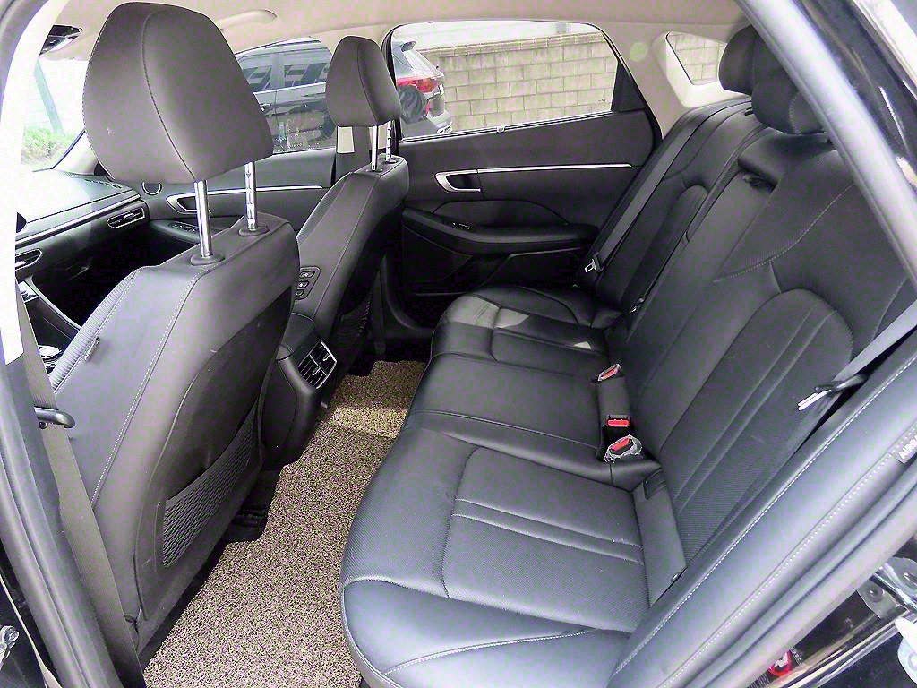 HYUNDAI Sonata - Vista 6