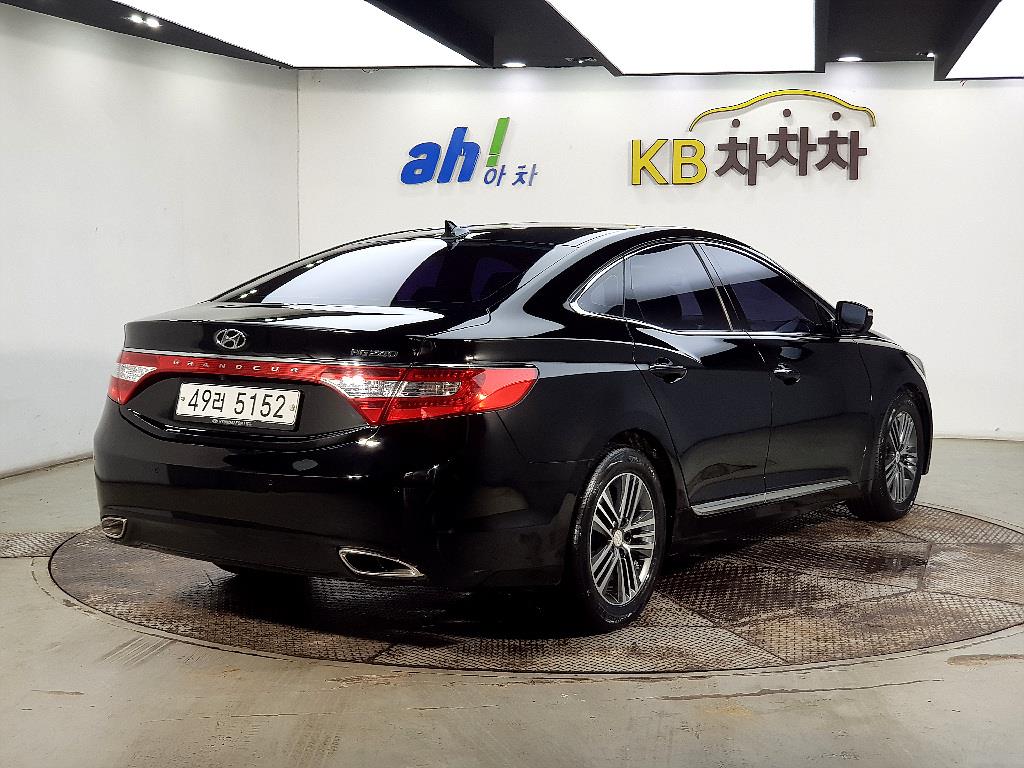 HYUNDAI Grandeur - Vista 4