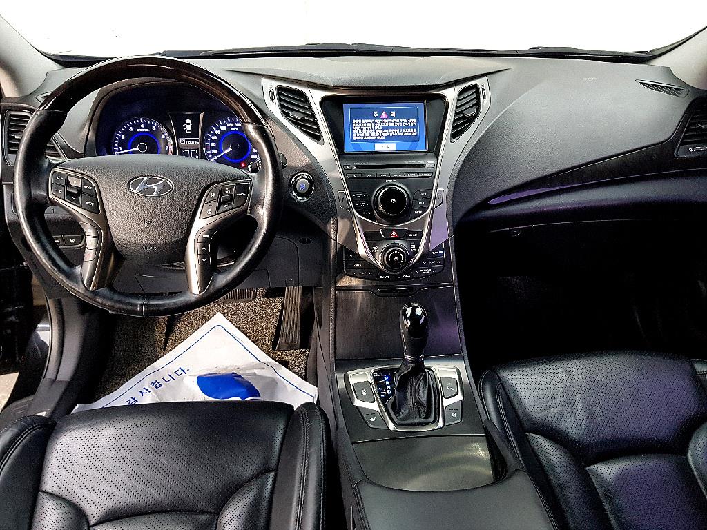 HYUNDAI Grandeur - Vista 5