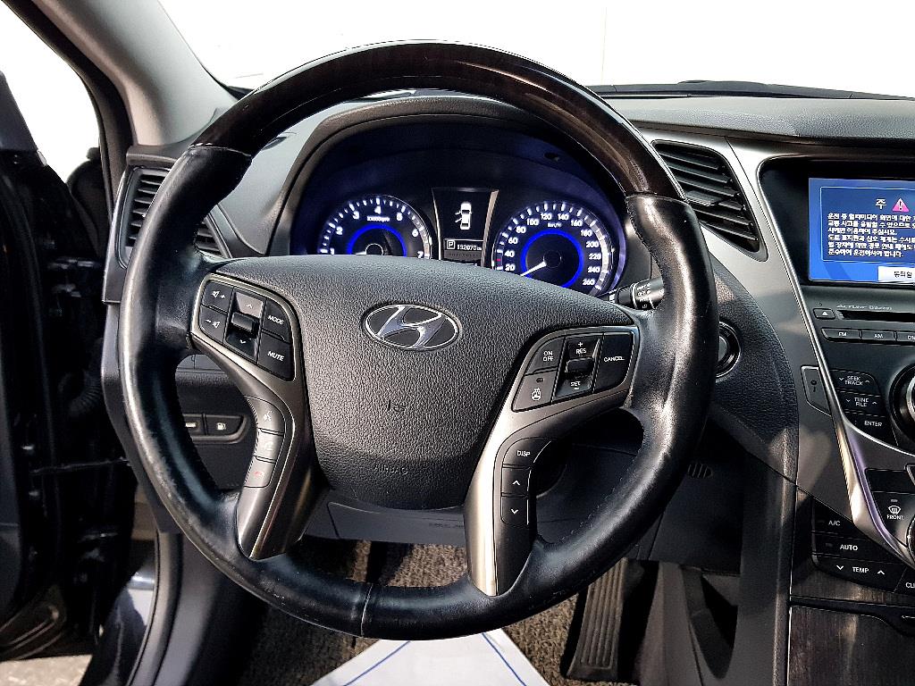 HYUNDAI Grandeur - Vista 11