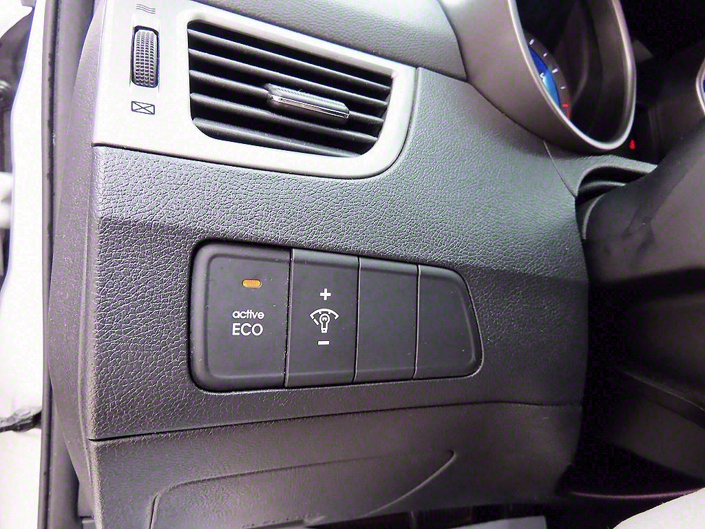 HYUNDAI Avante - Vista 12