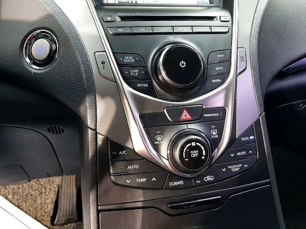 HYUNDAI Grandeur - Vista 12