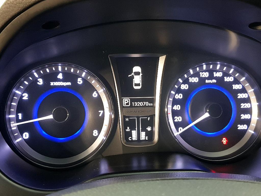 HYUNDAI Grandeur - Vista 7