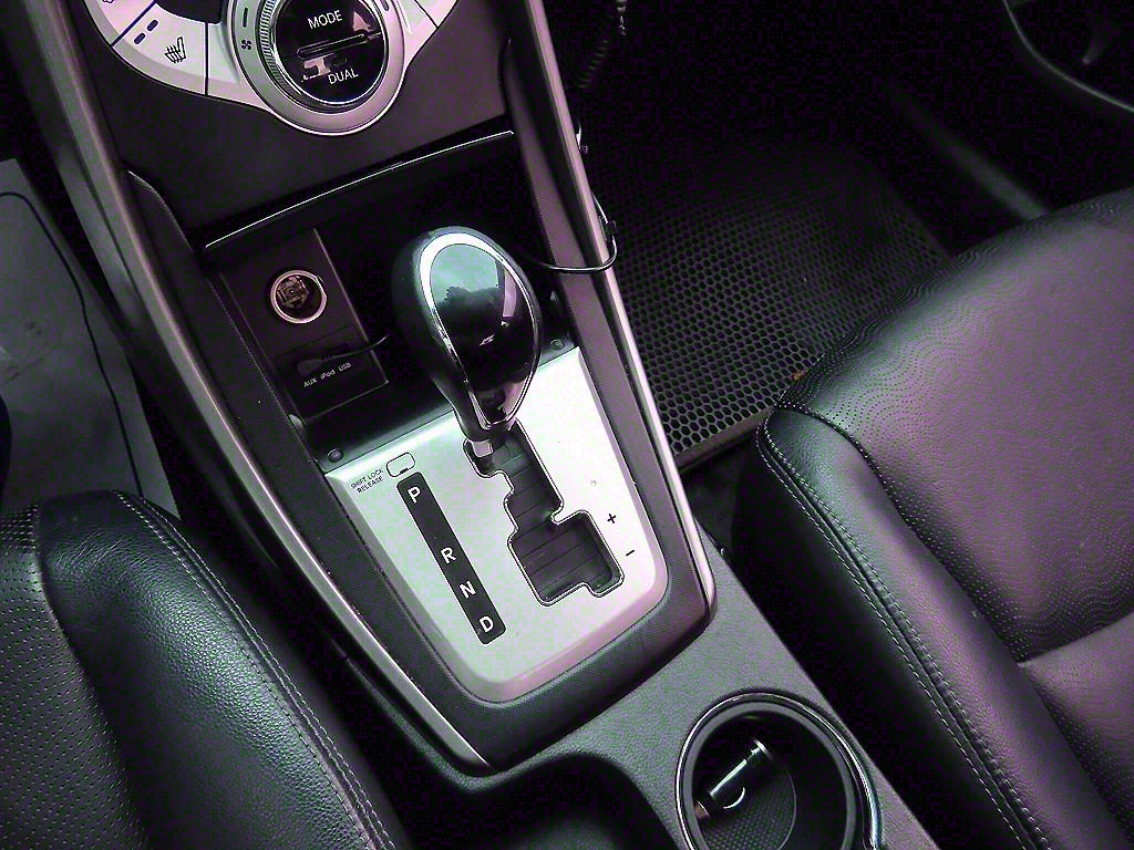 HYUNDAI Avante - Vista 10