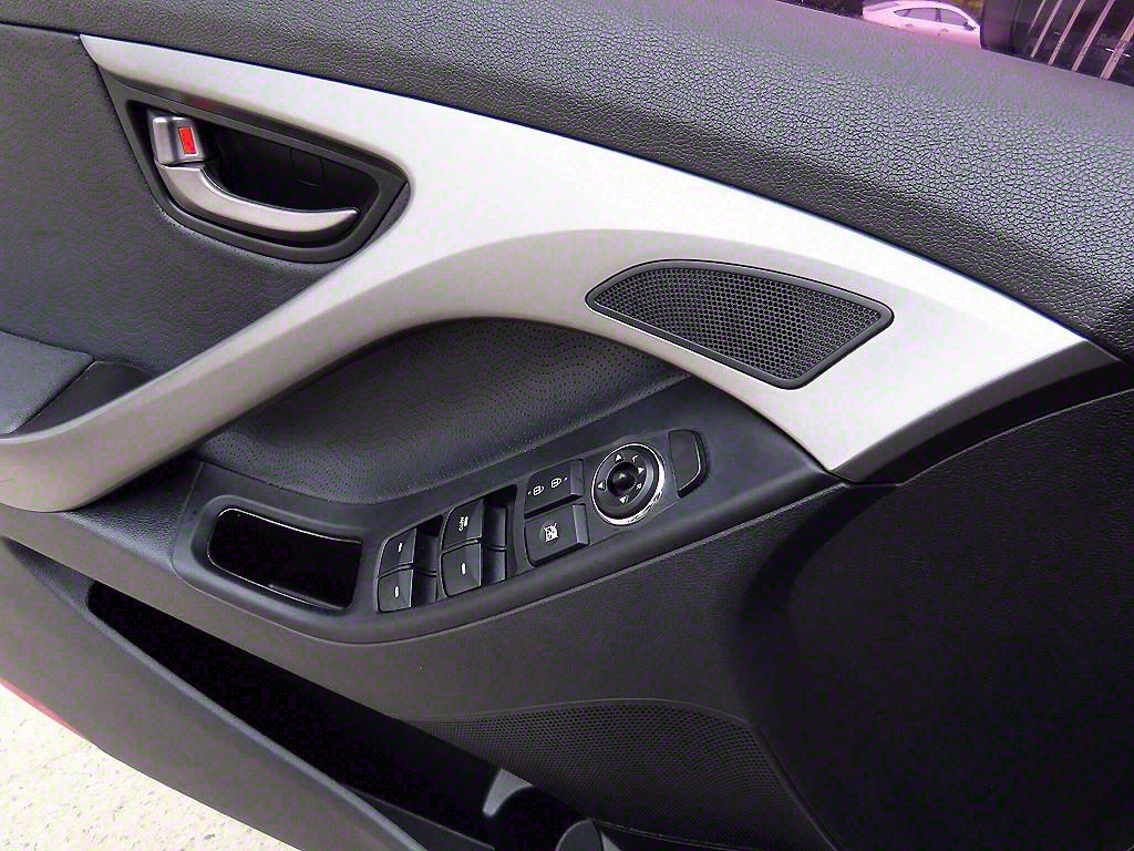 HYUNDAI Avante - Vista 11