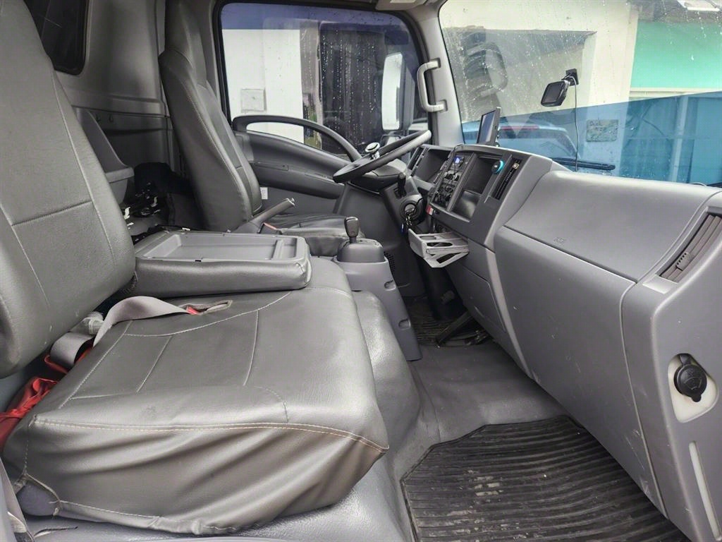 medium and large cargo truck - Vista 11