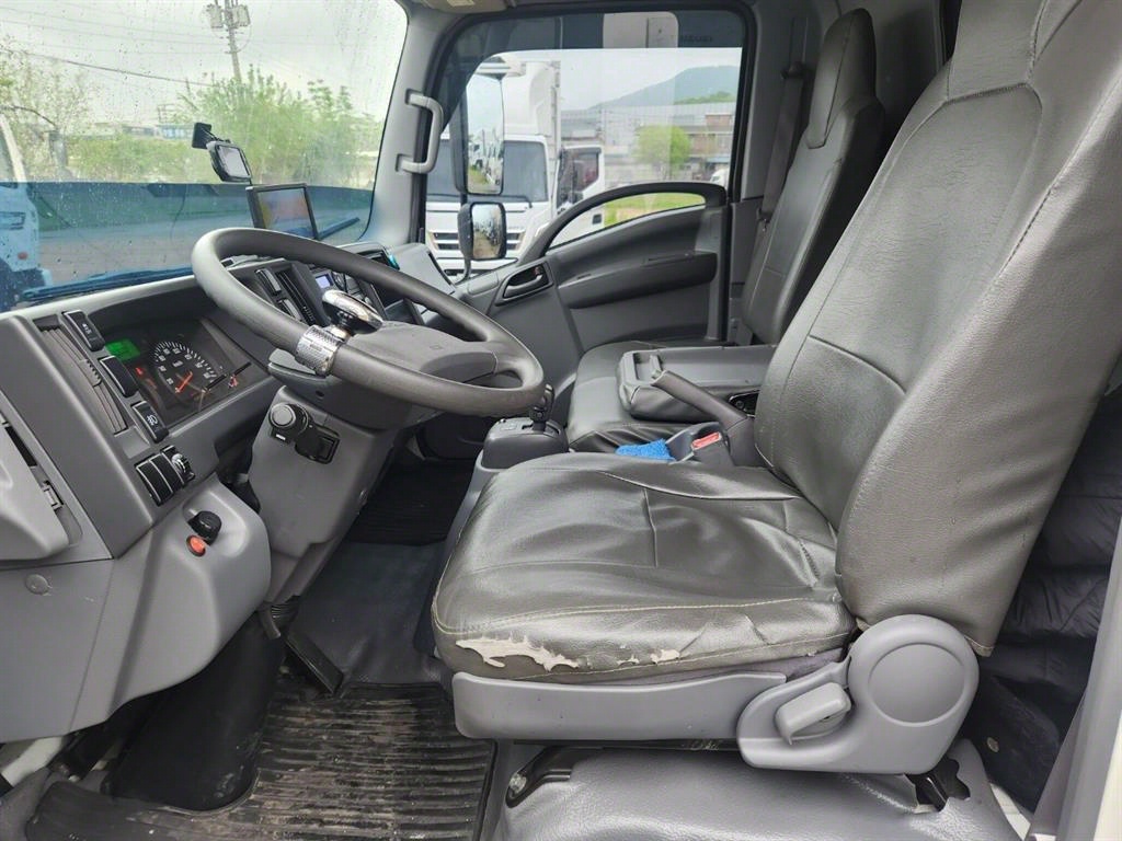 medium and large cargo truck - Vista 10