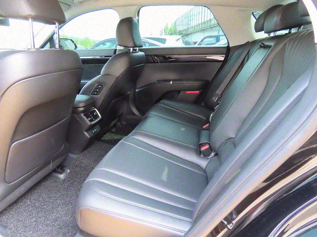 HYUNDAI Grandeur - Vista 7