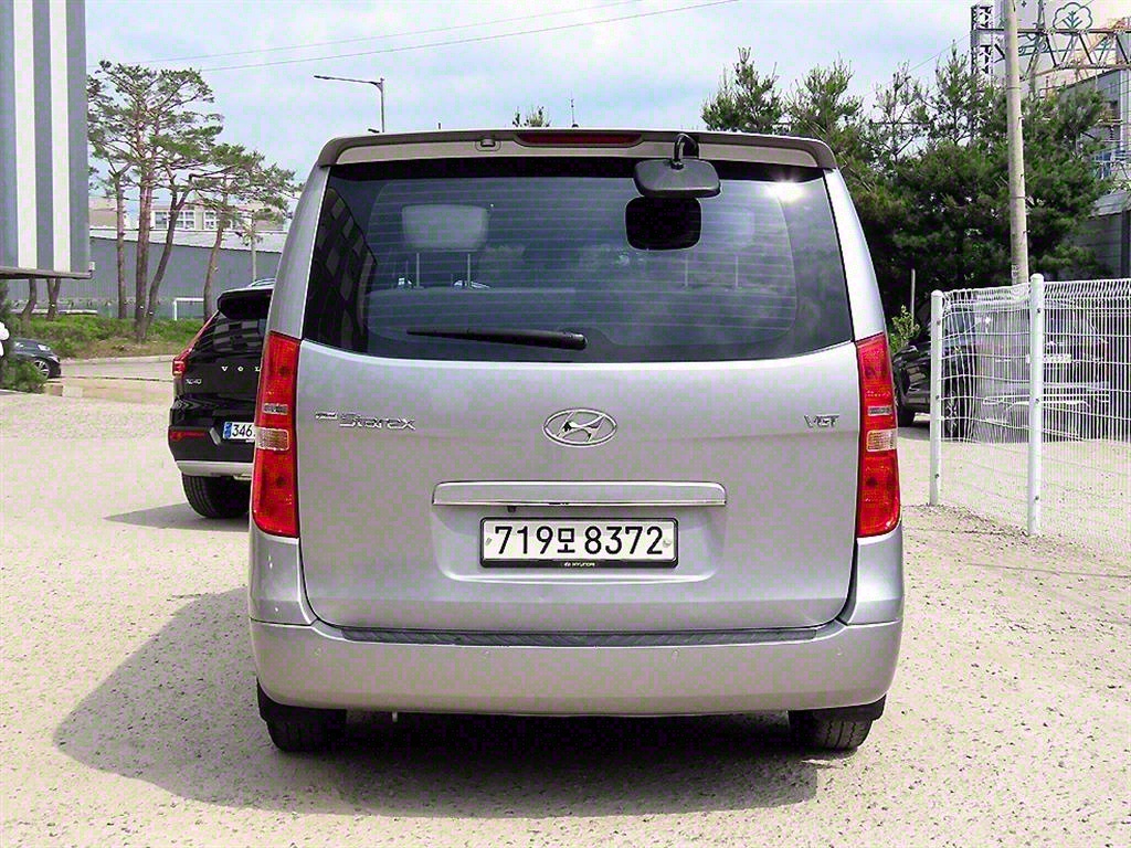 HYUNDAI Starex - Vista 4
