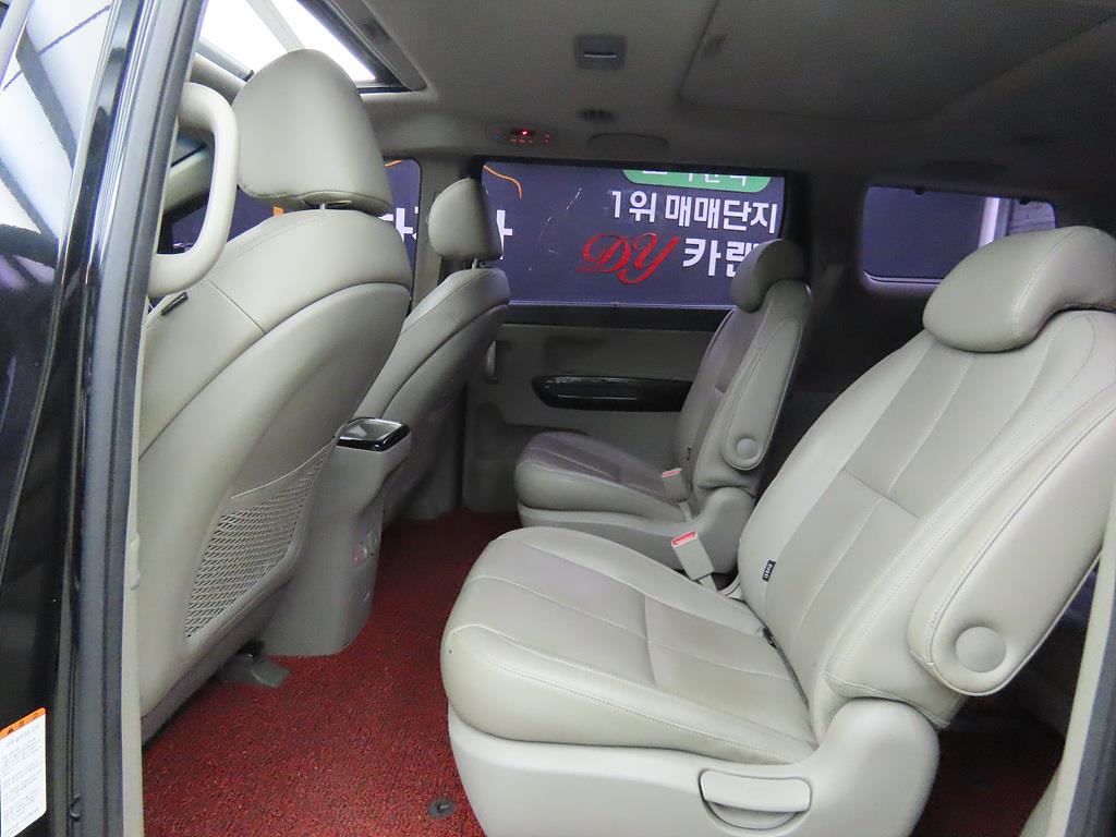 KIA Carnival - Vista 6