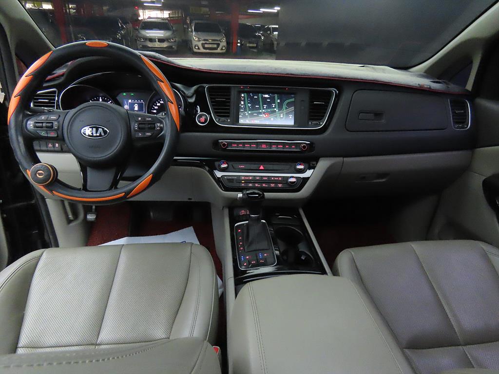 KIA Carnival - Vista 7