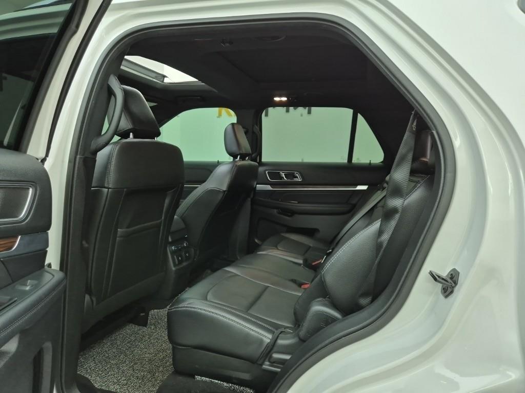 Ford Explorer - Vista 12