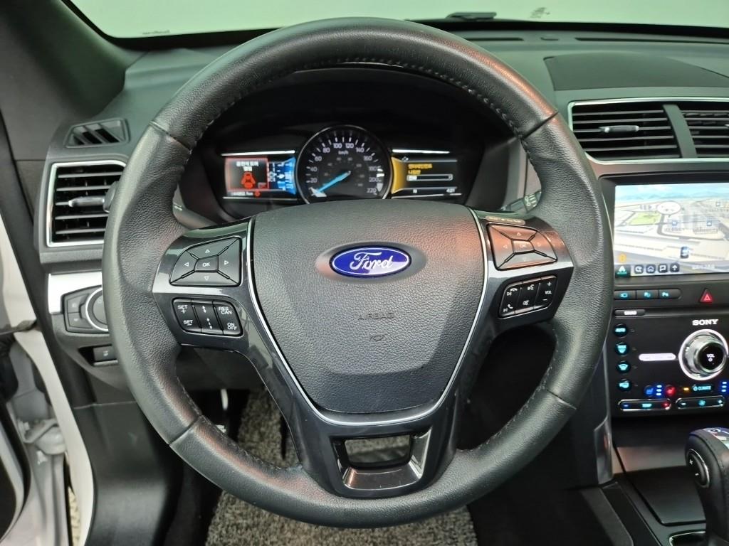 Ford Explorer - Vista 9