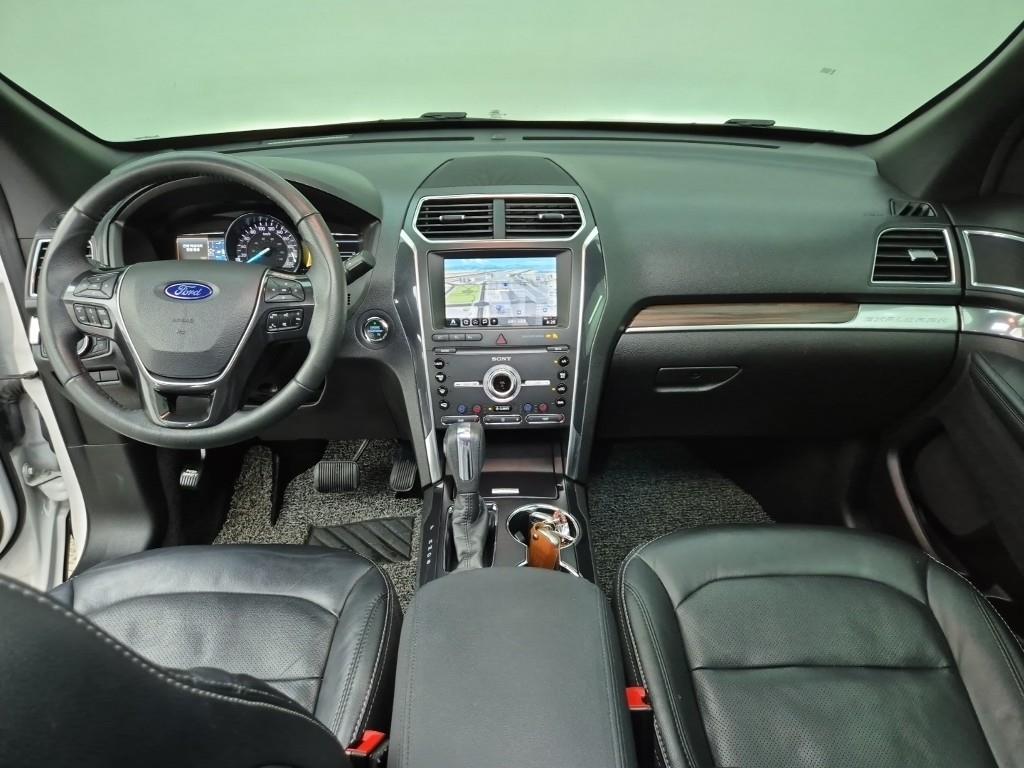 Ford Explorer - Vista 5