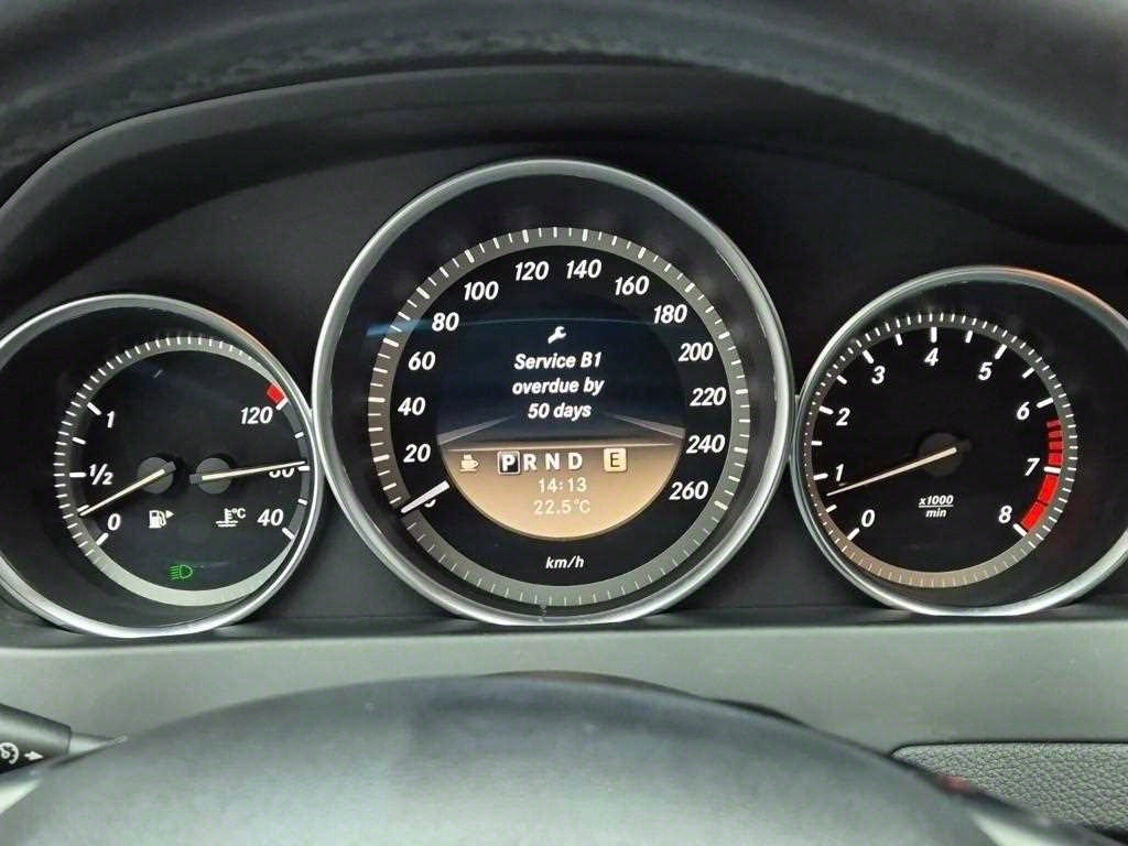 Mercedes Benz C Class - Vista 6