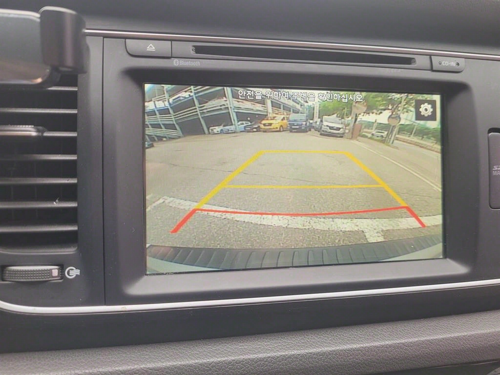 KIA Carnival - Vista 12